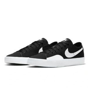 Nike SB BLZR Court Low Canvas Black/White Mens Sneakers Size 11